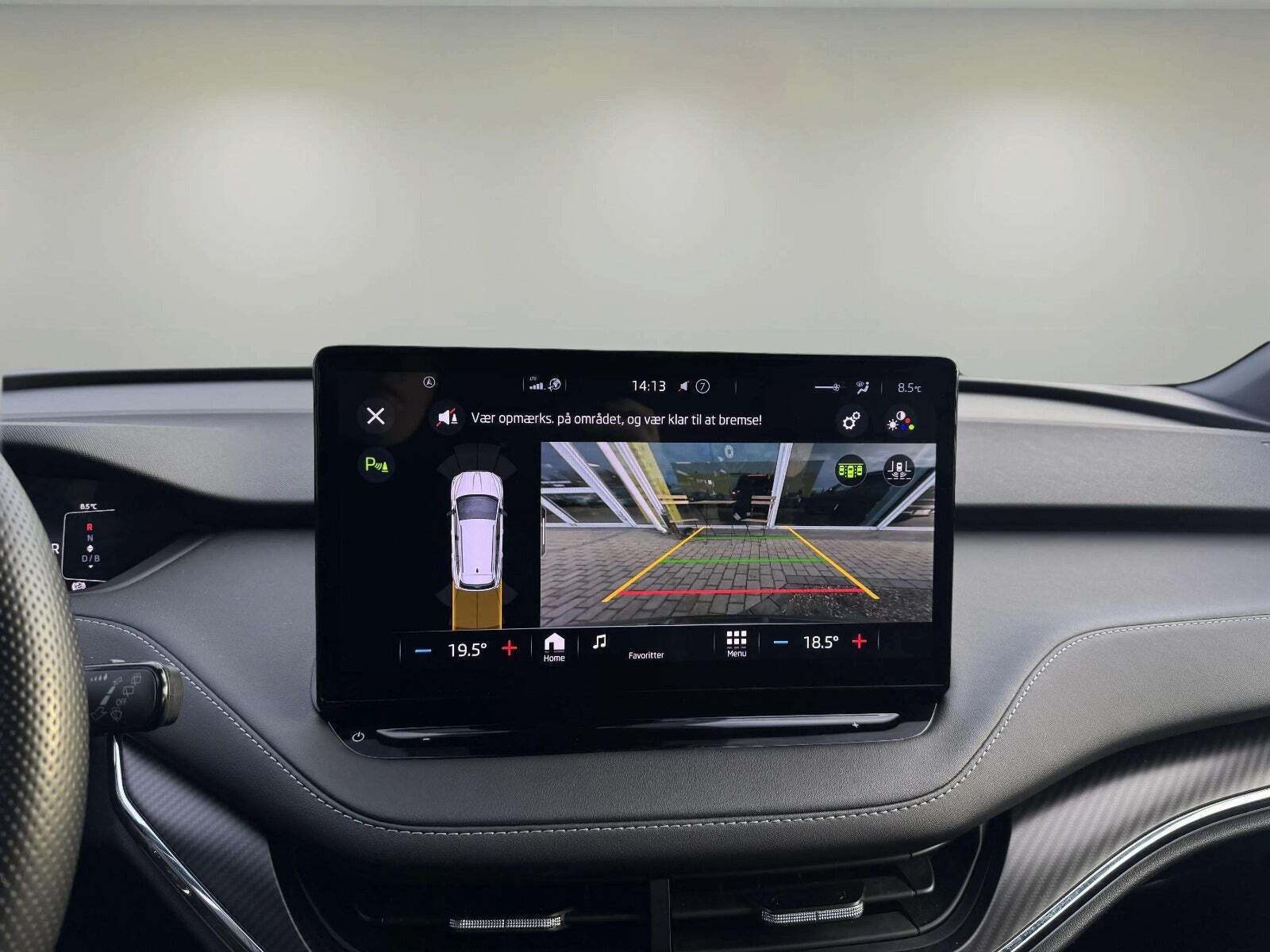 Grå Skoda Enyaq fra 2023