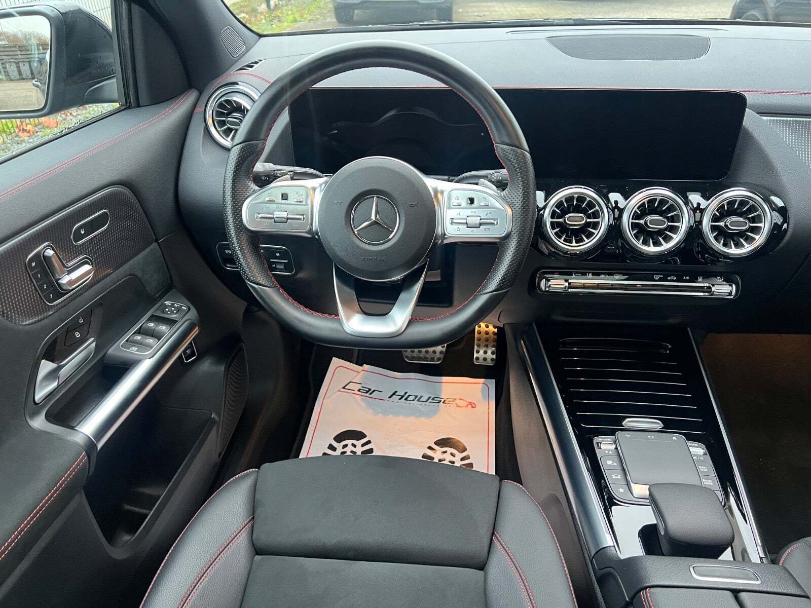 Sort Mercedes EQA250+ fra 2023