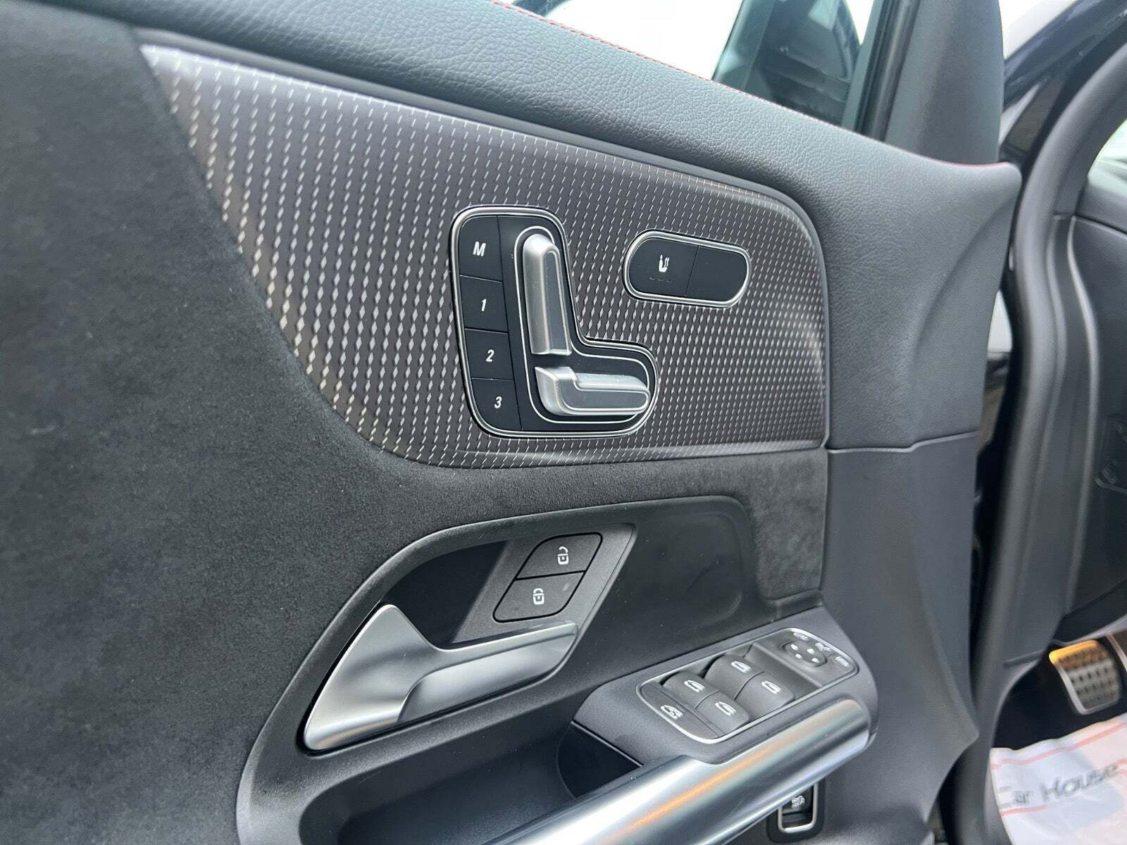 Sort Mercedes EQA250+ fra 2023