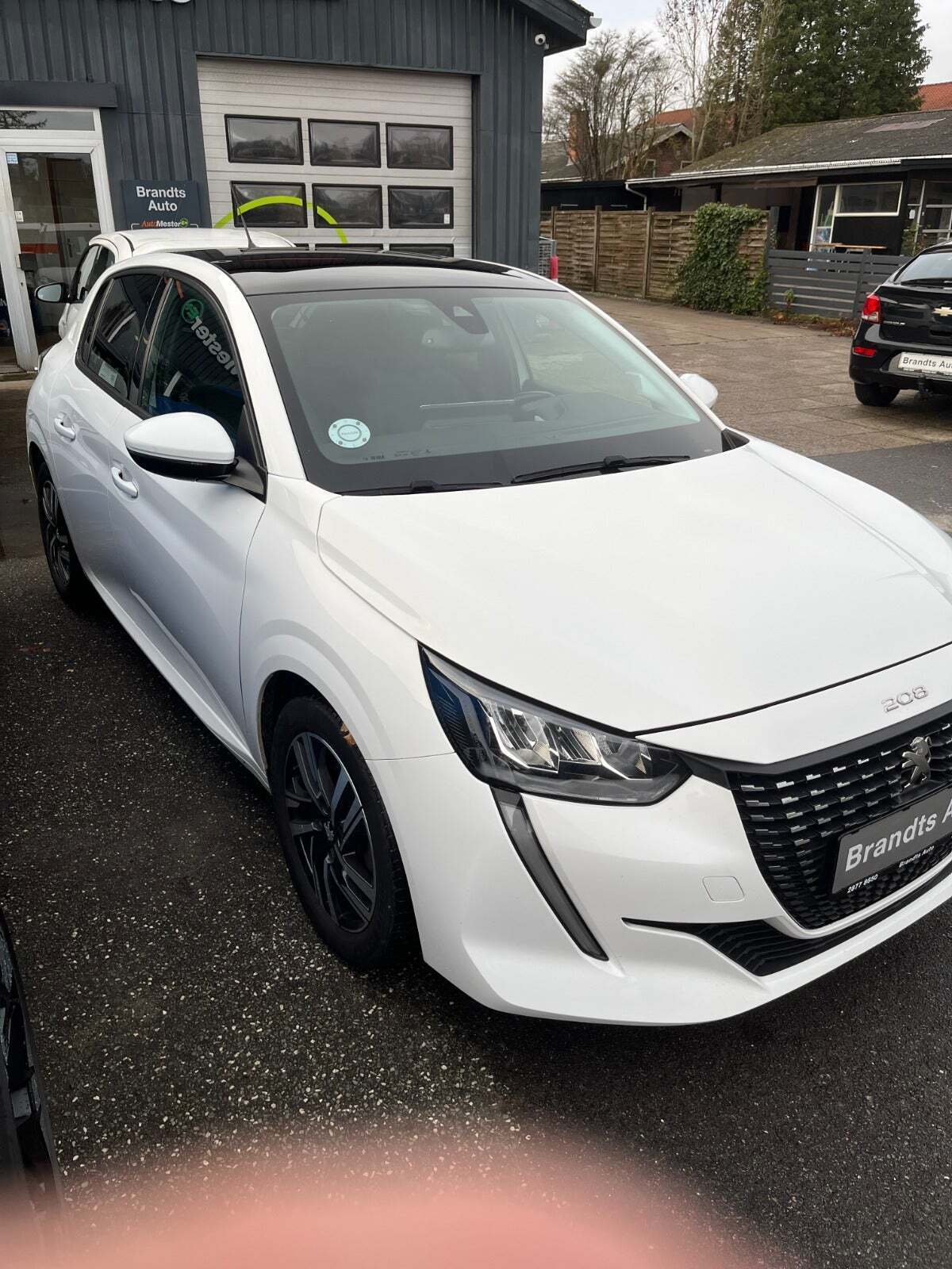 Peugeot 208 1,2 PureTech 100 Allure Sky