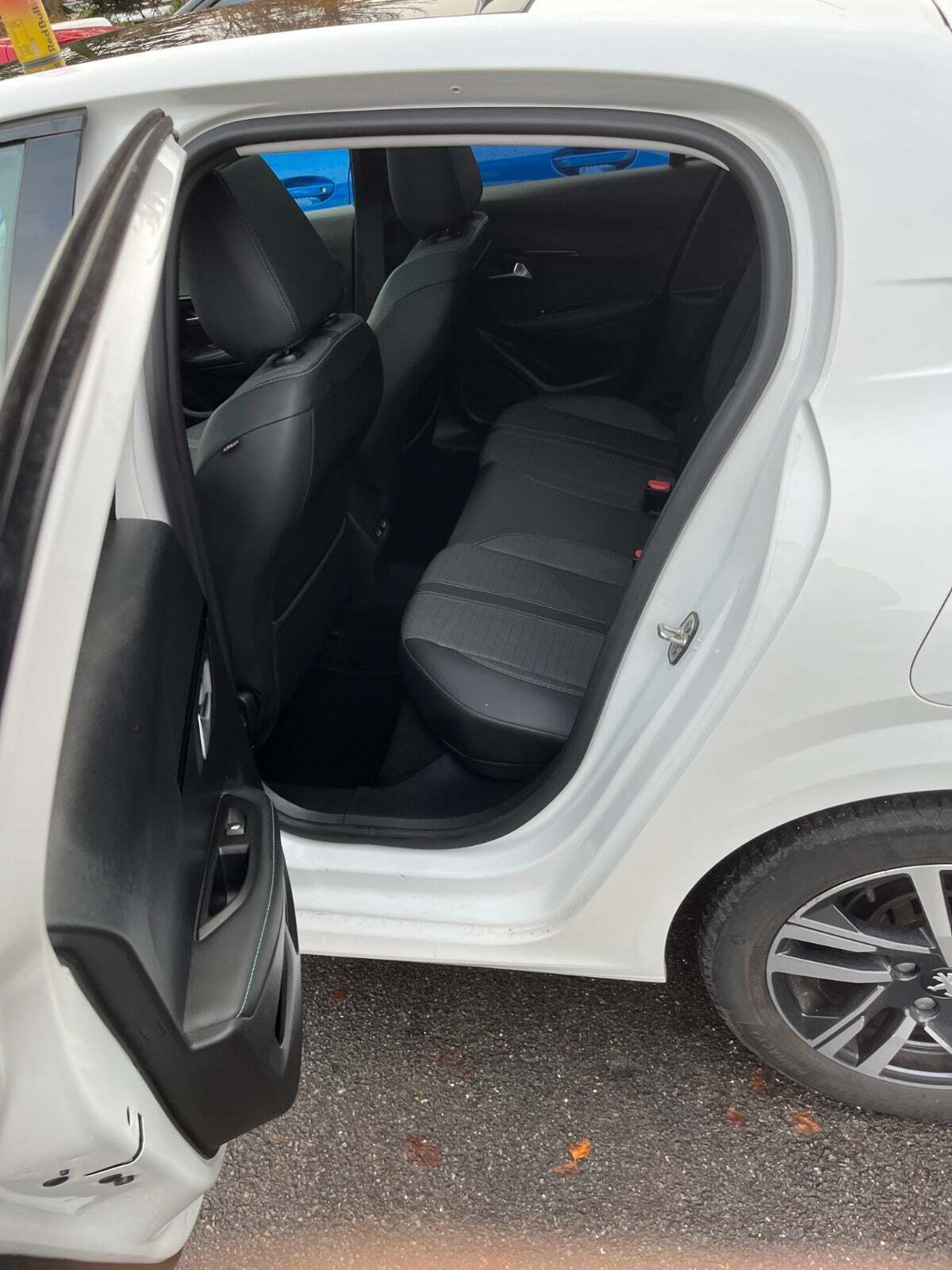 Hvid Peugeot 208 fra 2020