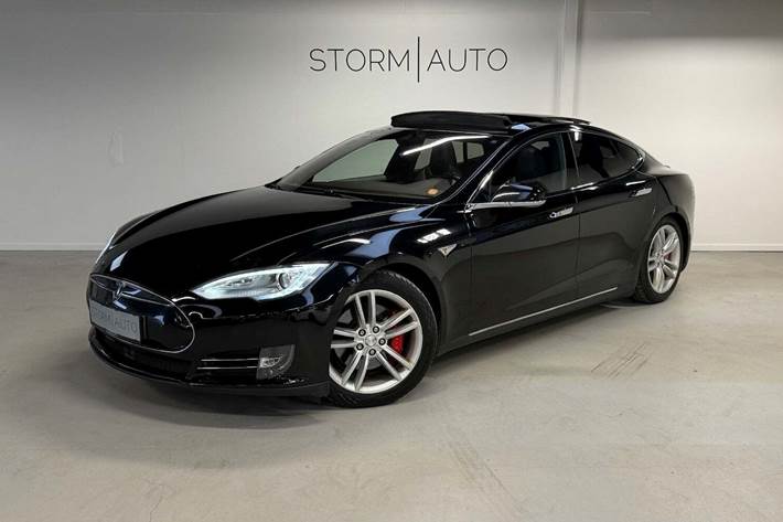 Sort Tesla Model S fra 2015