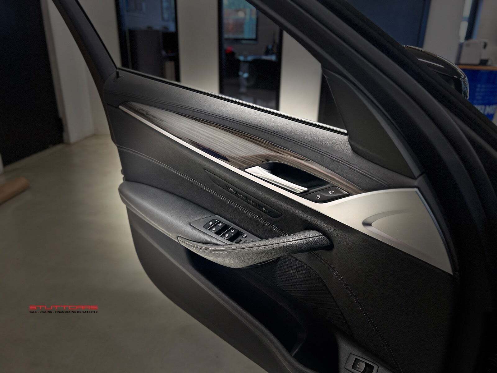 Sort BMW 525d fra 2019