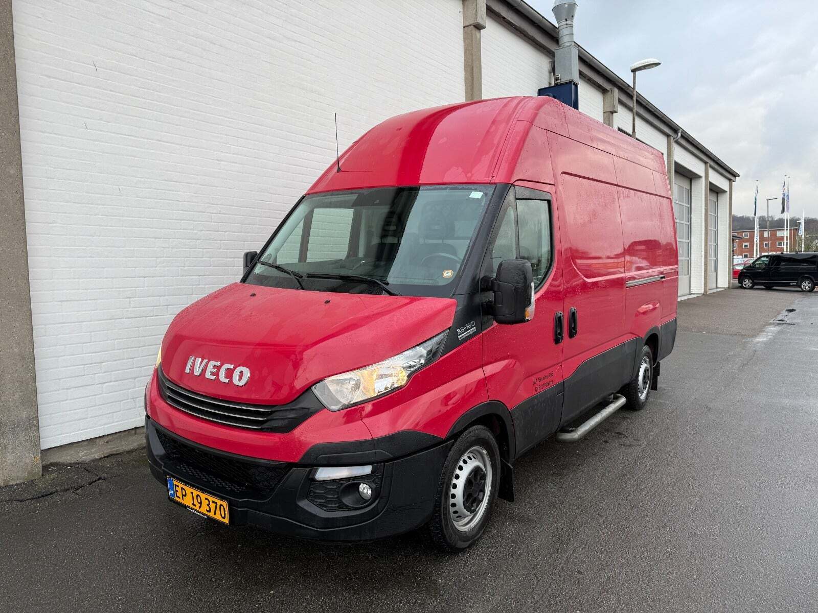 Rød Iveco Daily fra 2020