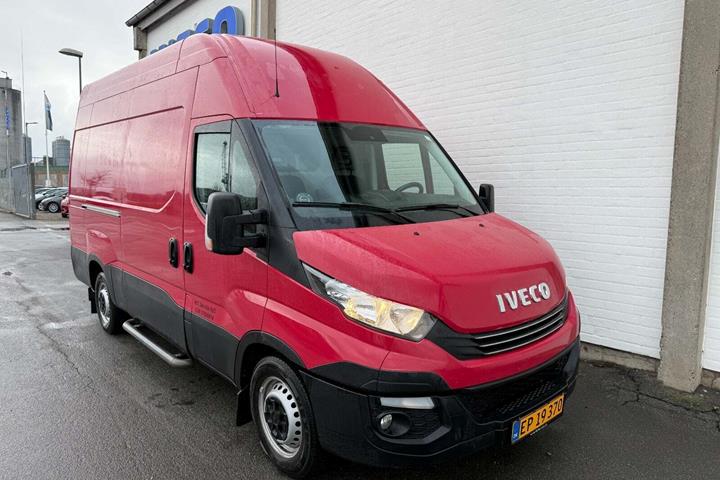 Rød Iveco Daily fra 2020