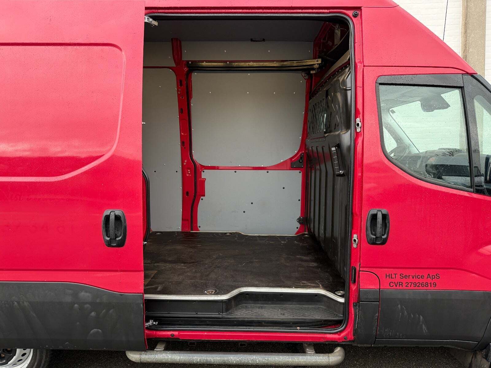 Rød Iveco Daily fra 2020