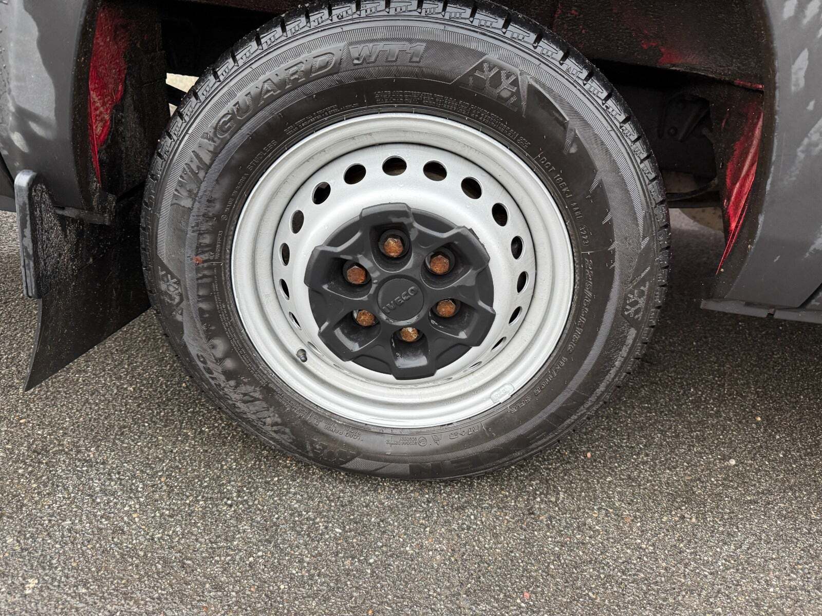 Rød Iveco Daily fra 2020