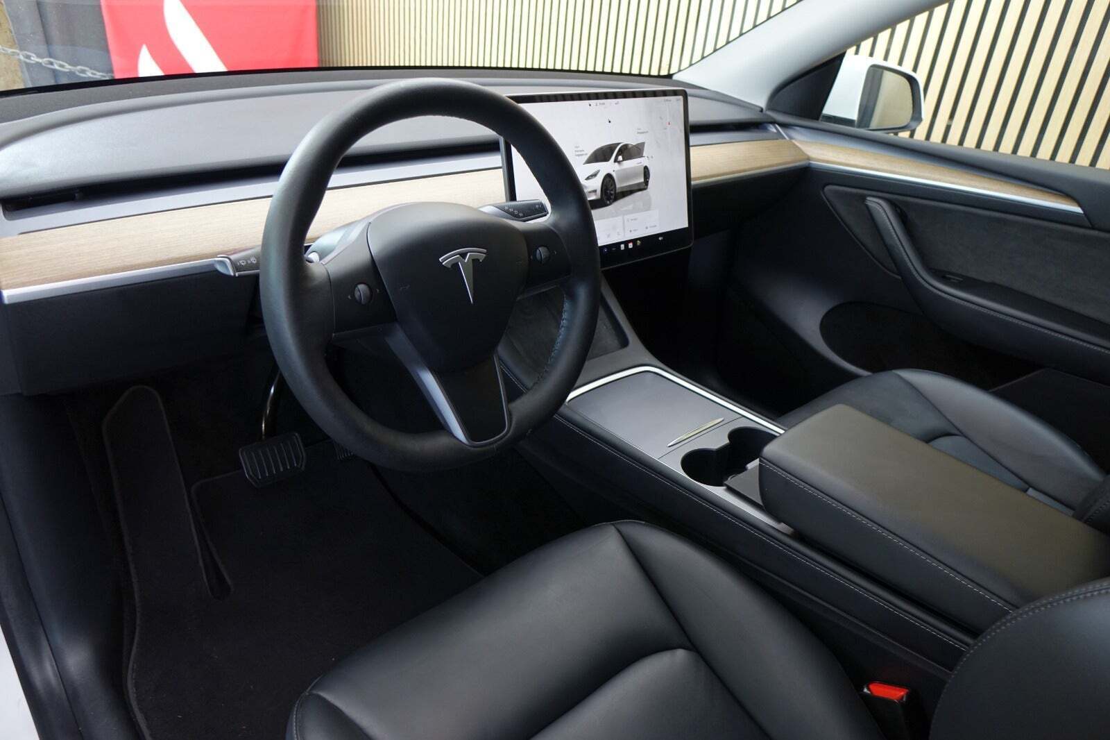 Tesla Model Y Long Range AWD