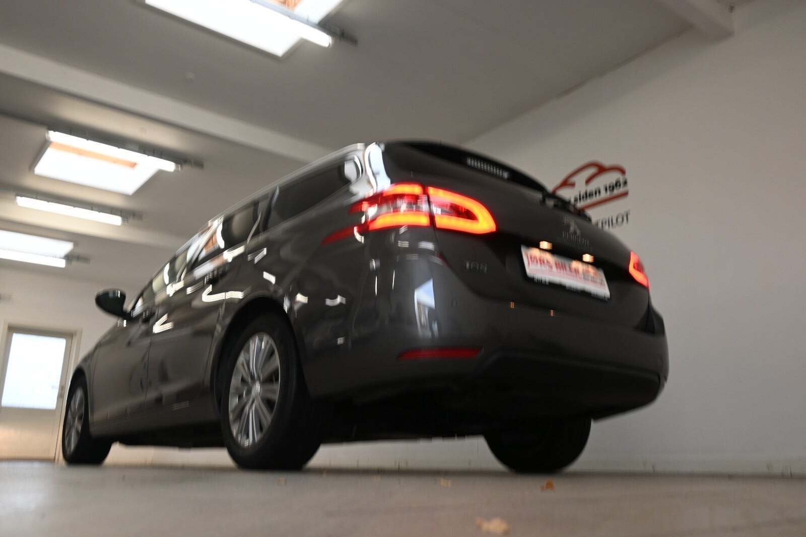 Peugeot 308 1,6 BlueHDi 120 Selection Sky SW