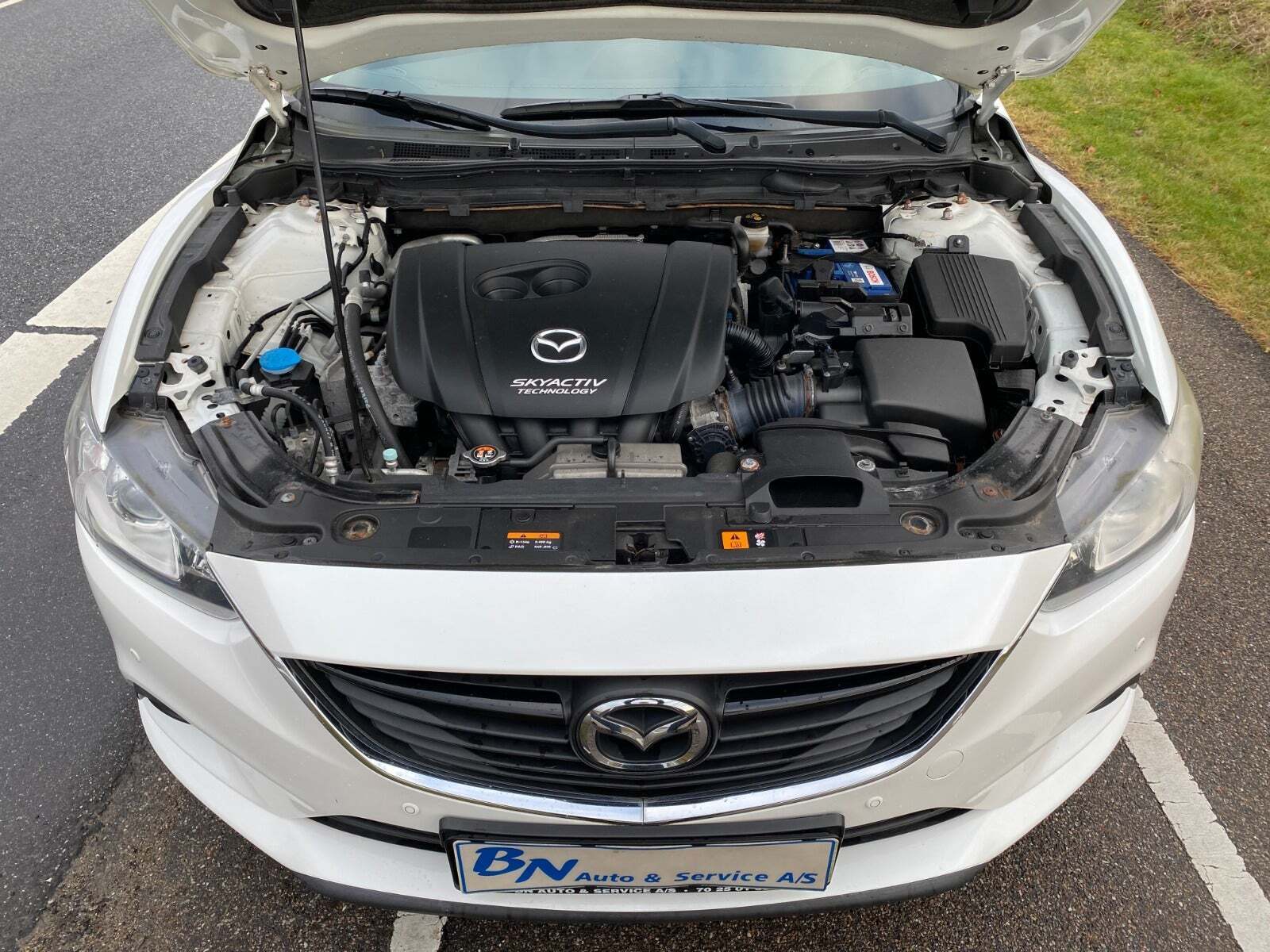 Hvid Mazda 6 fra 2014