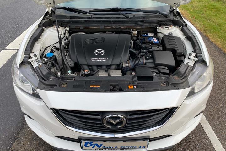 Hvid Mazda 6 fra 2014