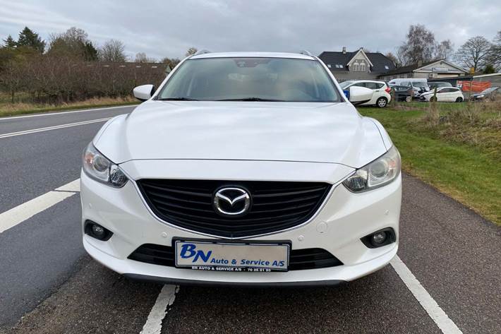 Hvid Mazda 6 fra 2014