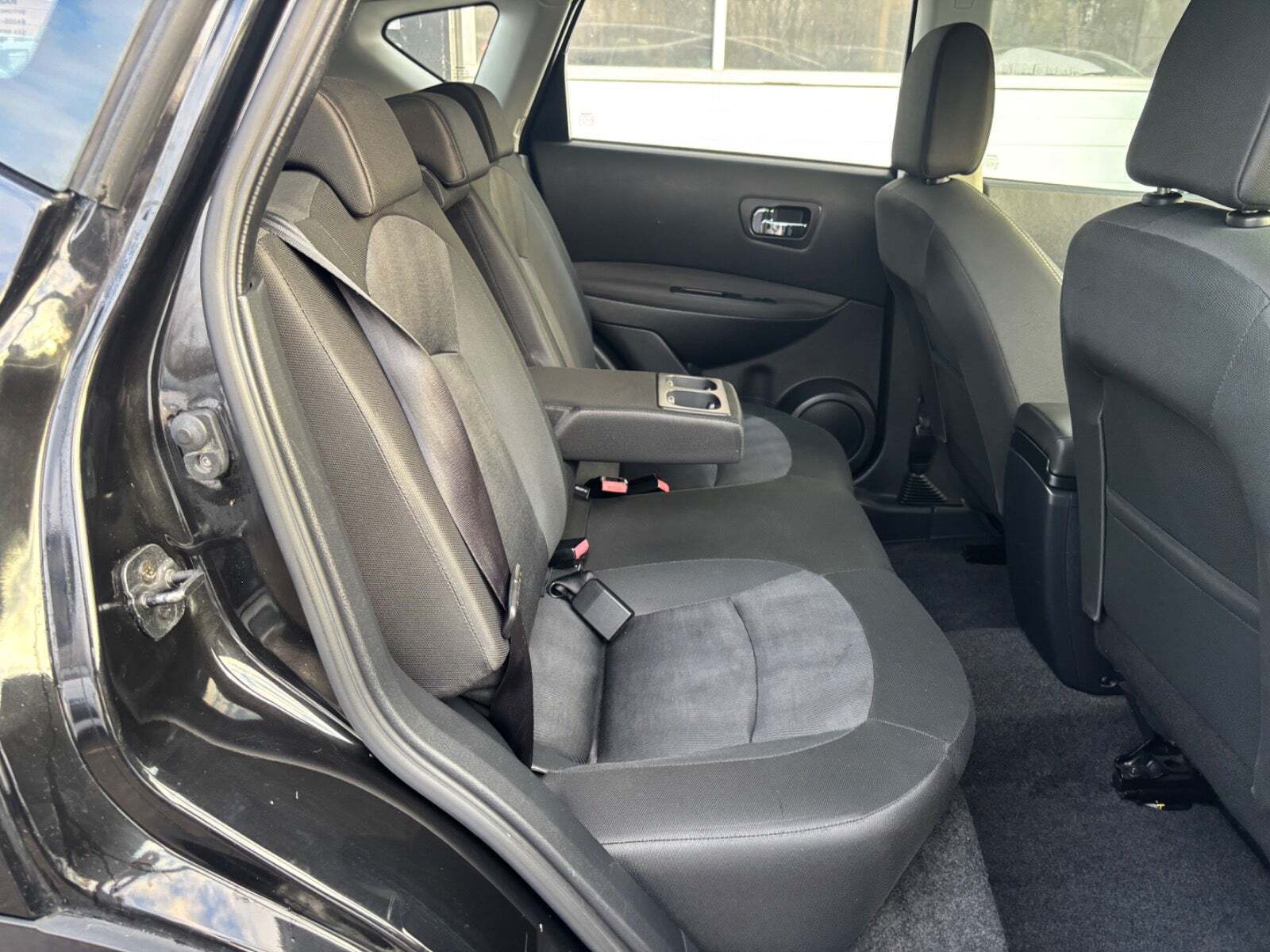 Sort Nissan Qashqai fra 2012