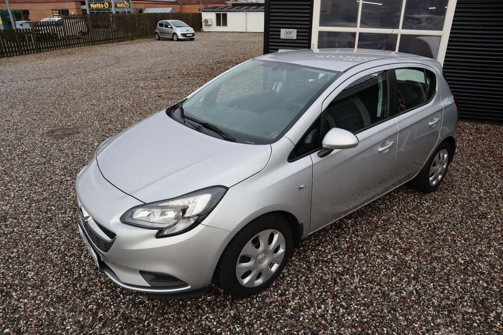 Sølv Opel Corsa fra 2016