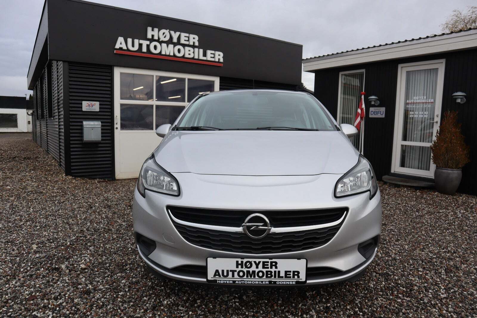 Sølv Opel Corsa fra 2016