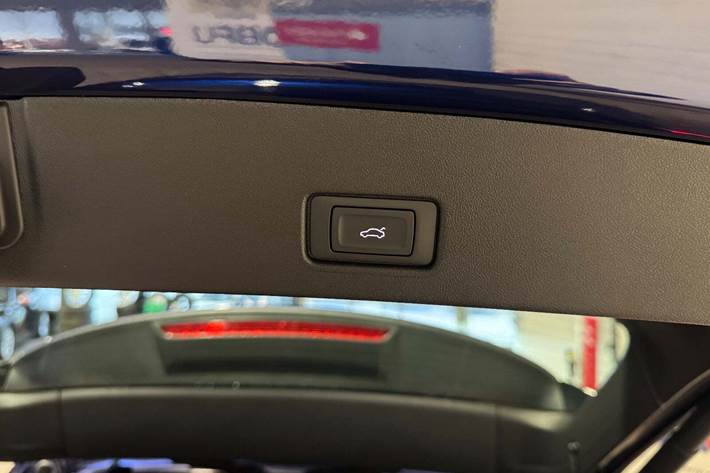Blå Audi Q4 e-tron fra 2025