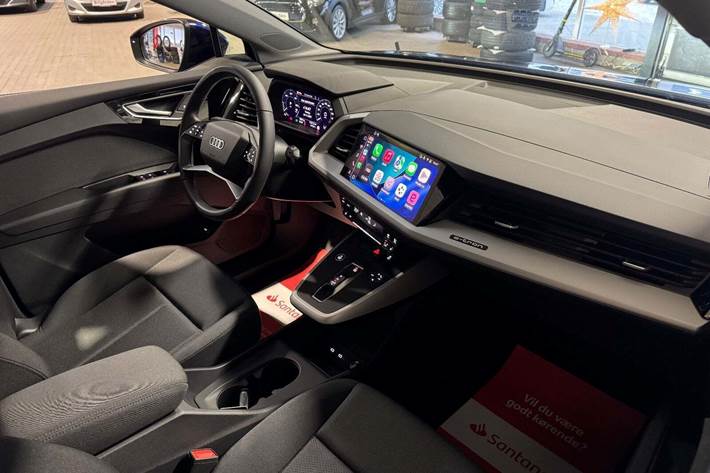 Blå Audi Q4 e-tron fra 2025