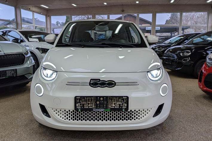 Hvid Fiat 500e fra 2022