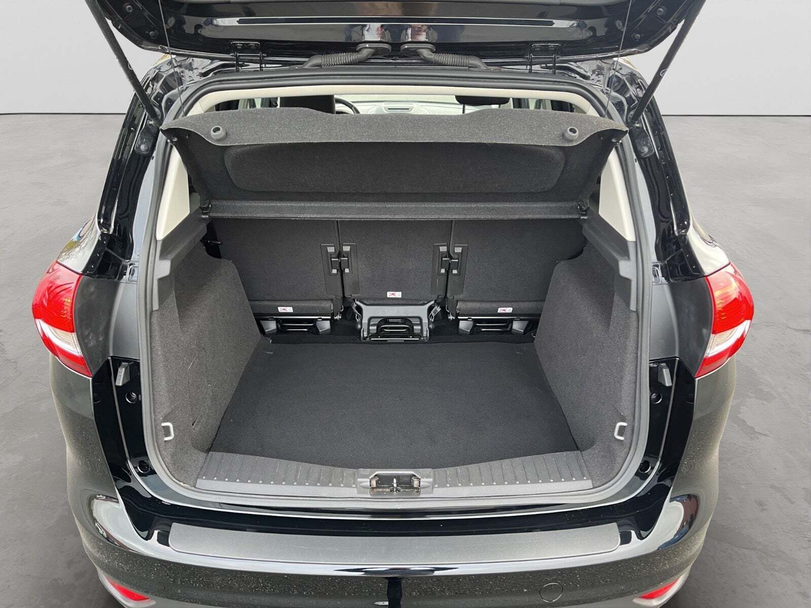 Sort Ford C-MAX fra 2015