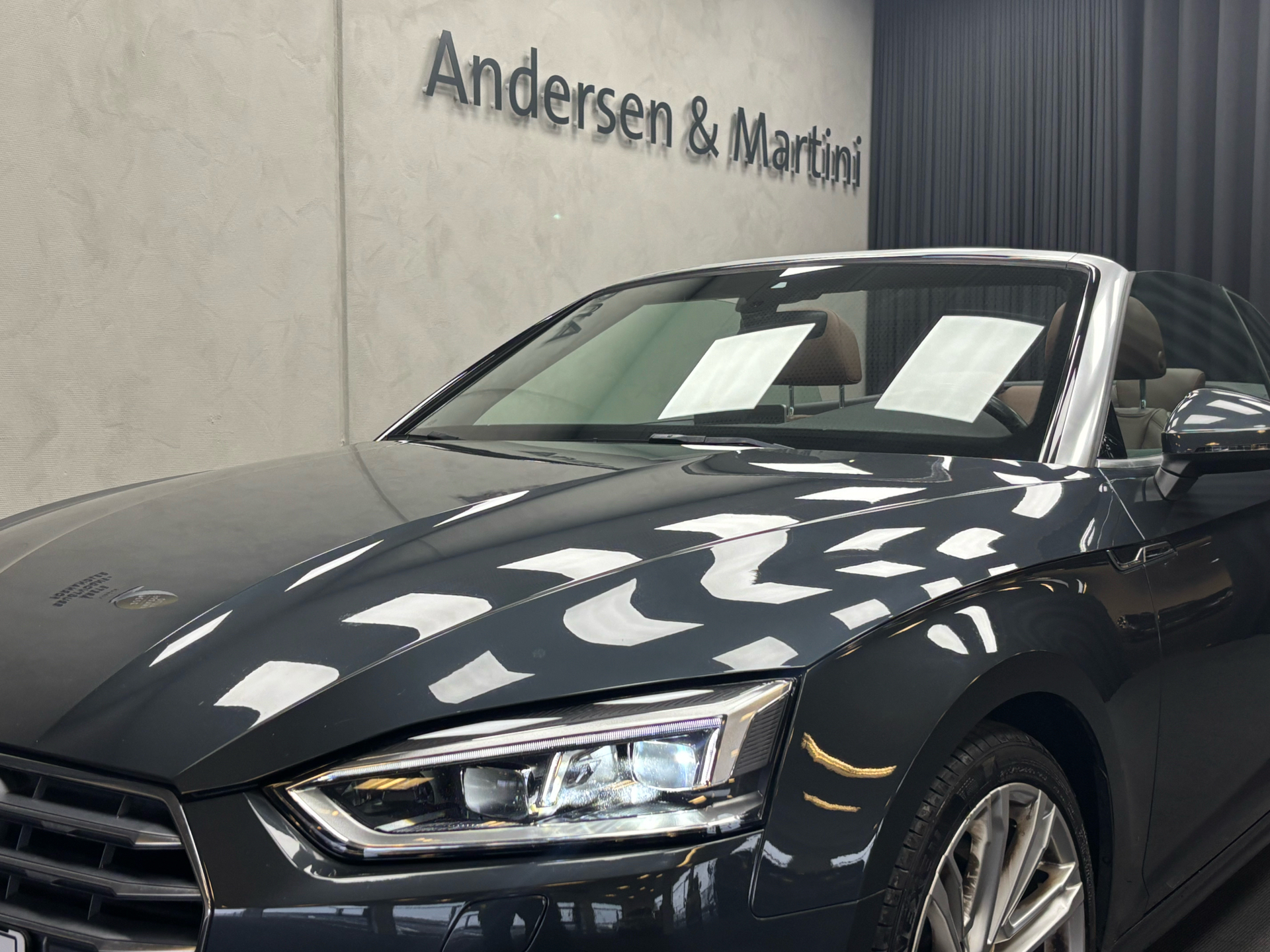 Grå Audi A5 fra 2017