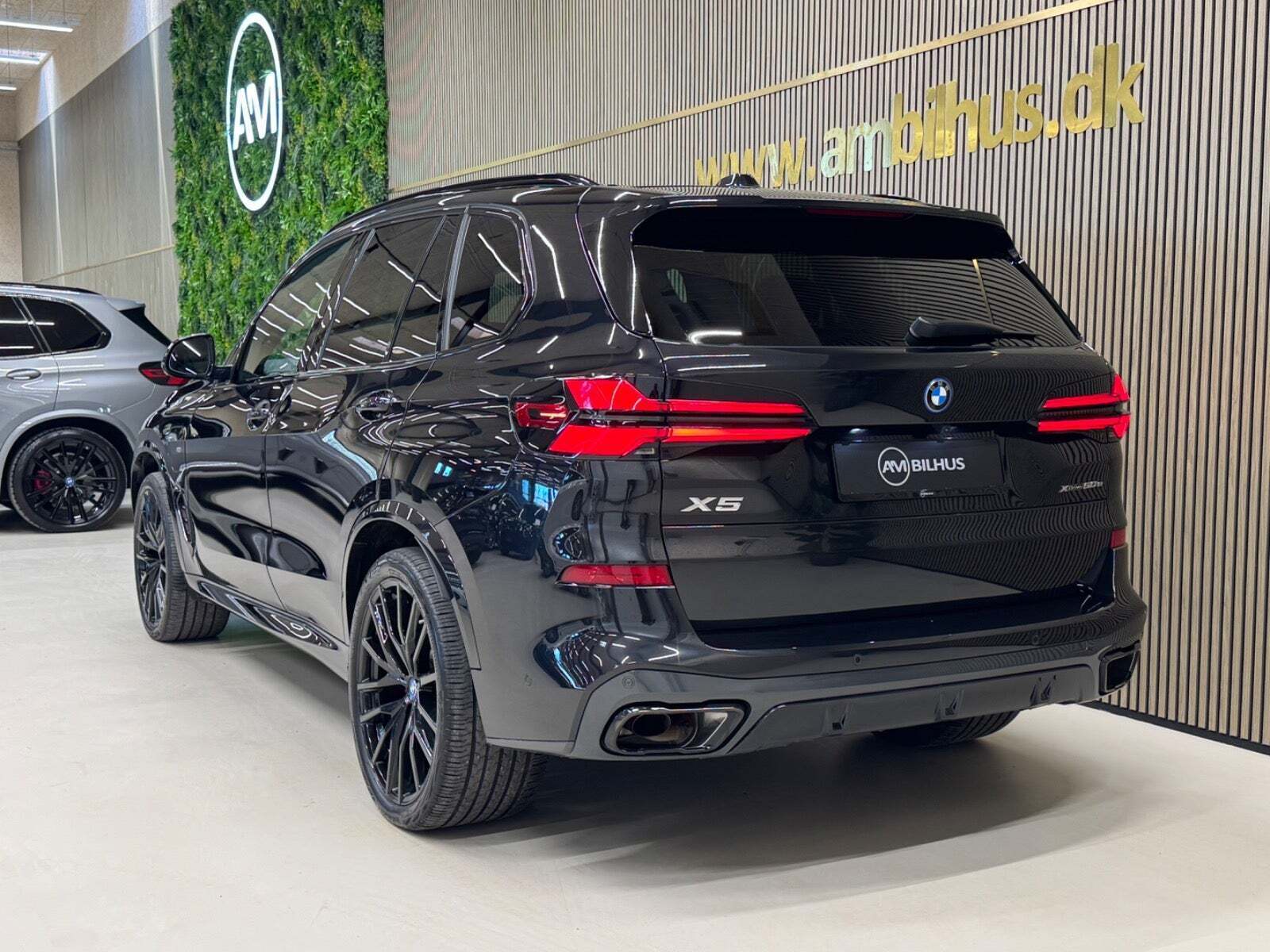 Sort BMW X5 fra 2025