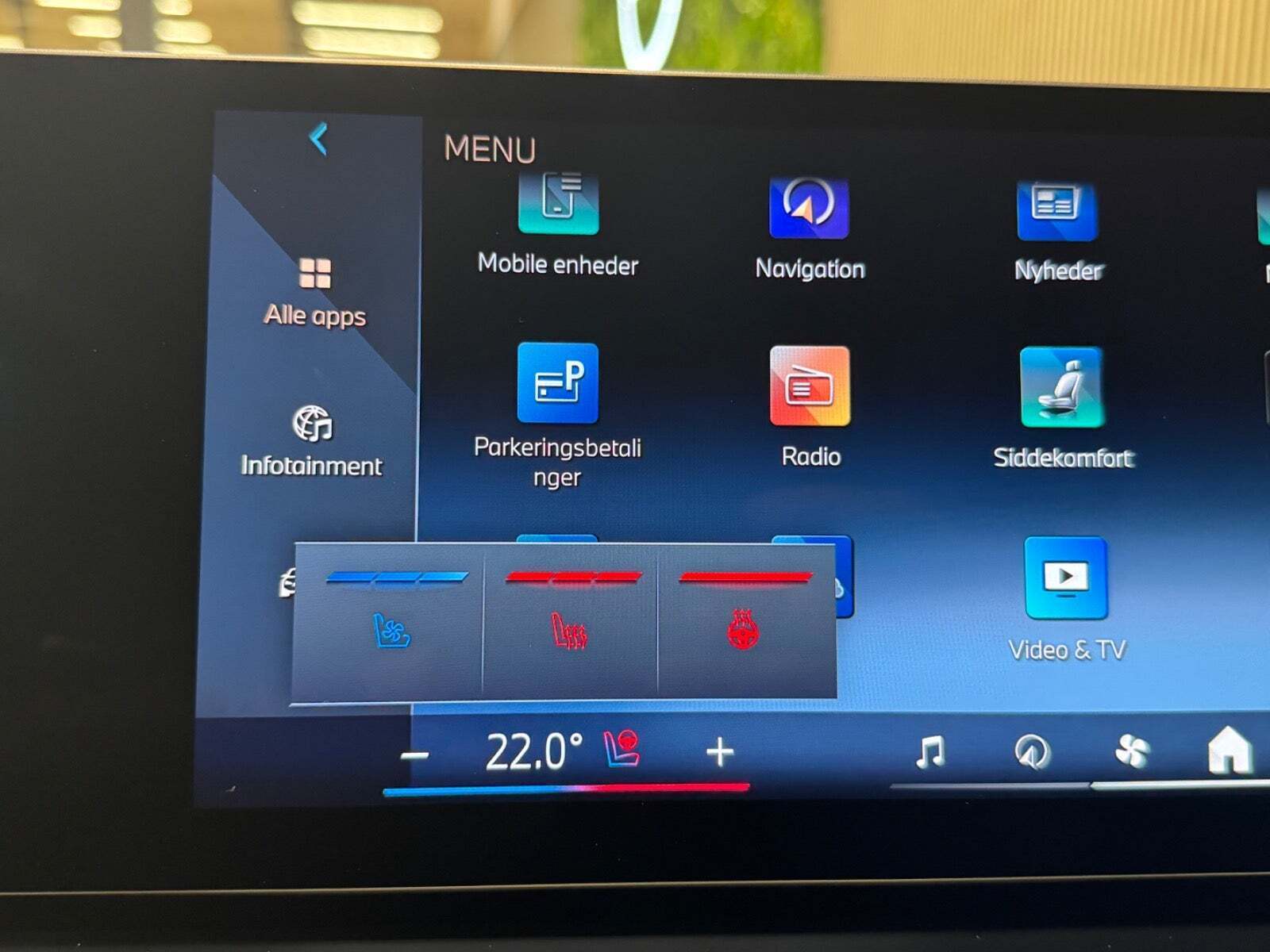 Hvid BMW X5 fra 2025