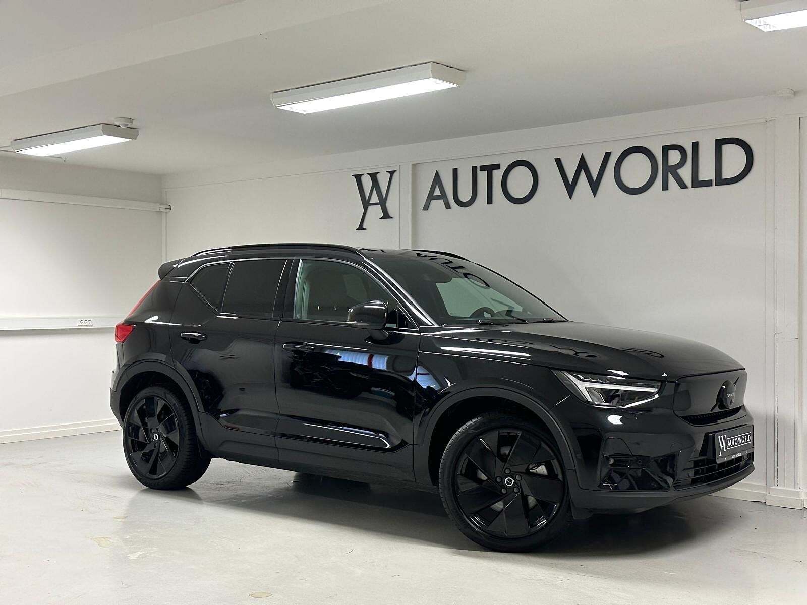 Sort Volvo EX40 fra 2025