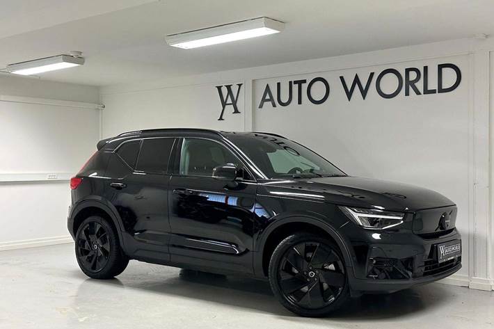 Sort Volvo EX40 fra 2025