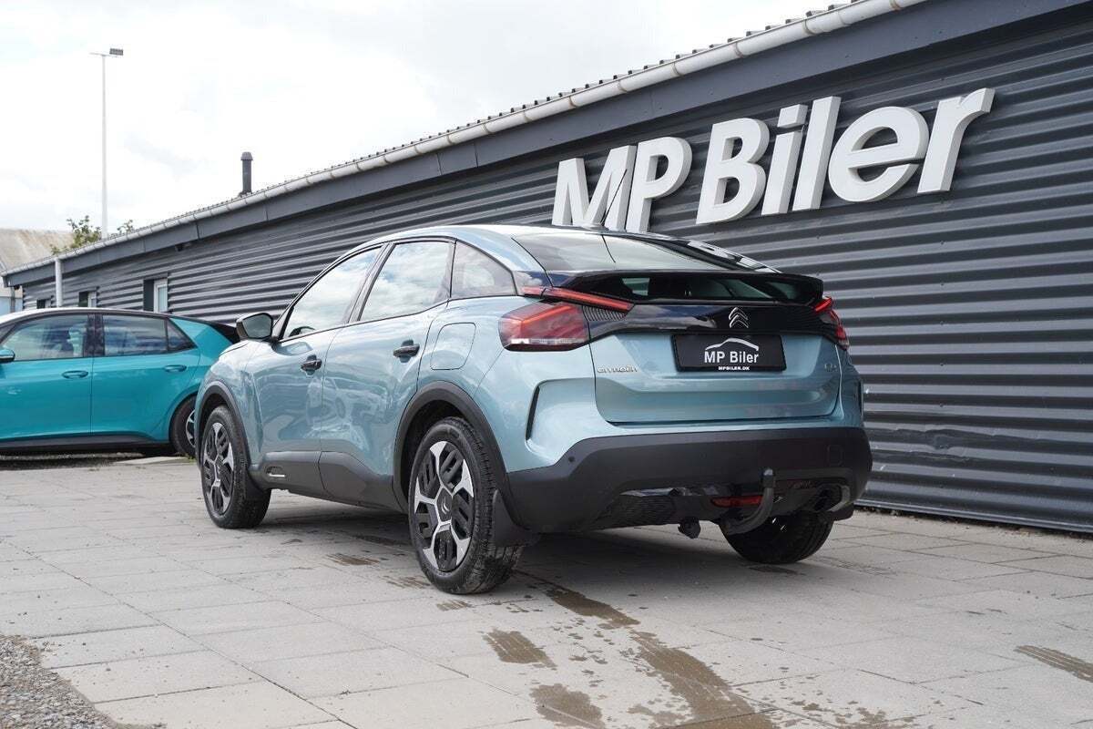 Blå Citroën C4 fra 2021