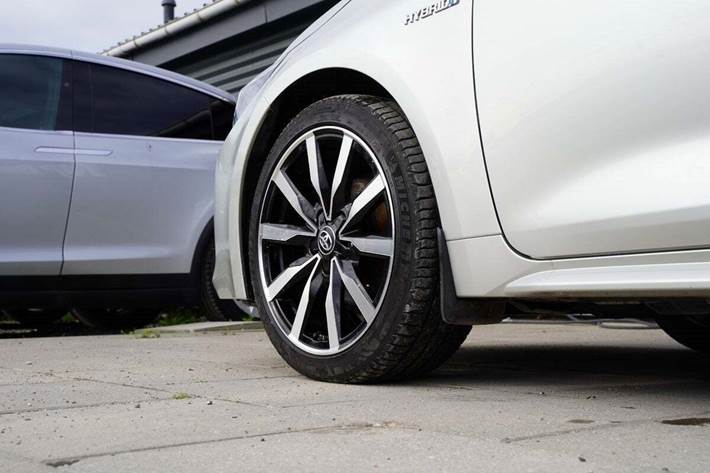 Sølv Toyota Corolla fra 2019