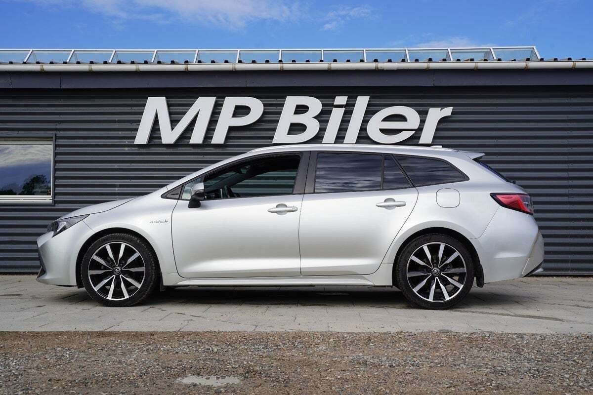 Sølv Toyota Corolla fra 2019