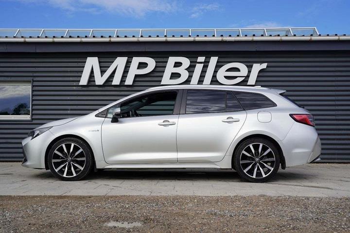 Sølv Toyota Corolla fra 2019