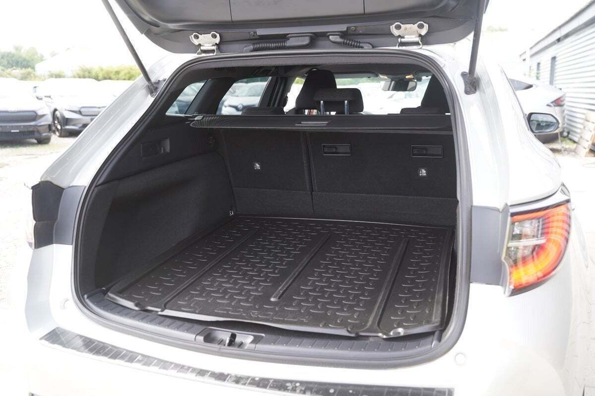 Sølv Toyota Corolla fra 2019