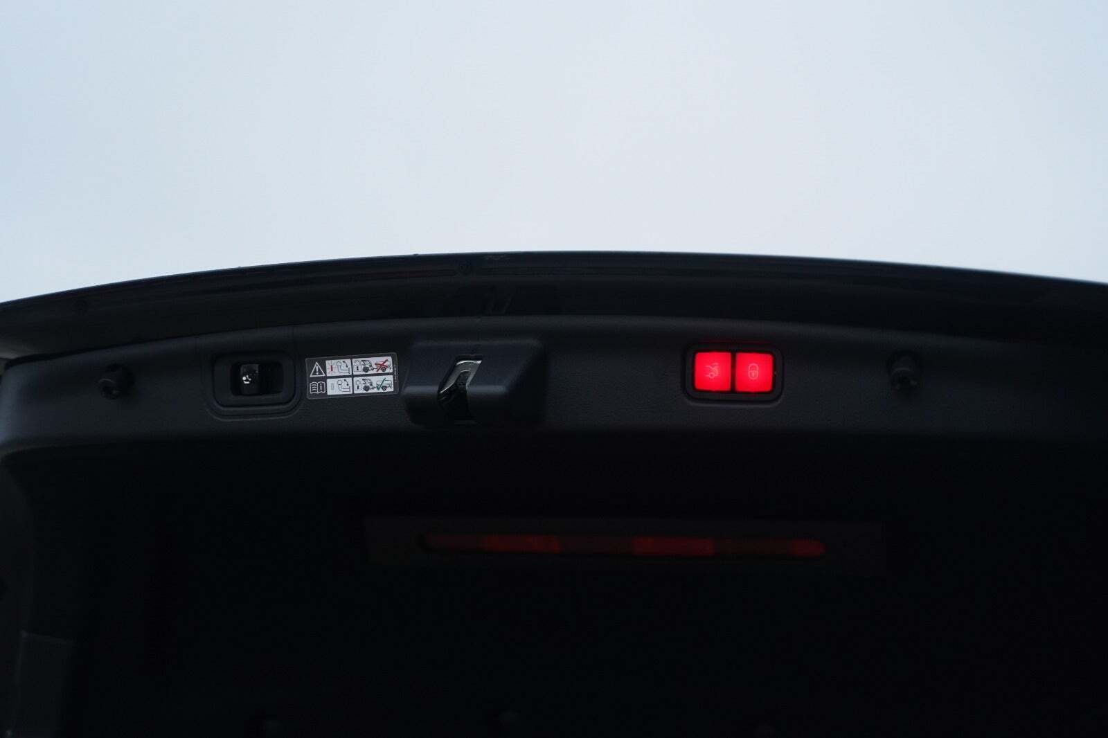 Sort Mercedes C200 fra 2022