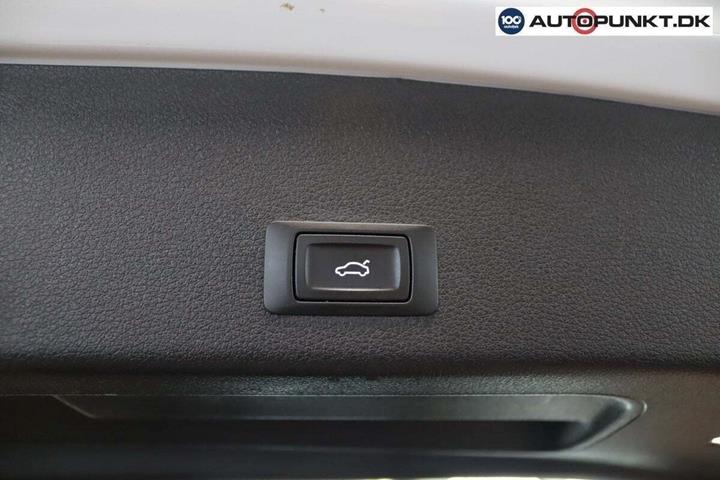 Hvid Audi e-tron fra 2022