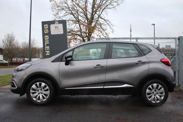 Grå Renault Captur fra 2016