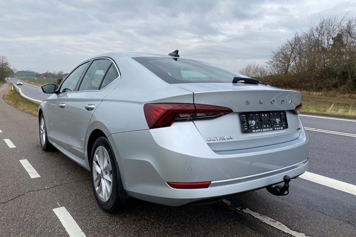 Sølv Skoda Octavia fra 2021