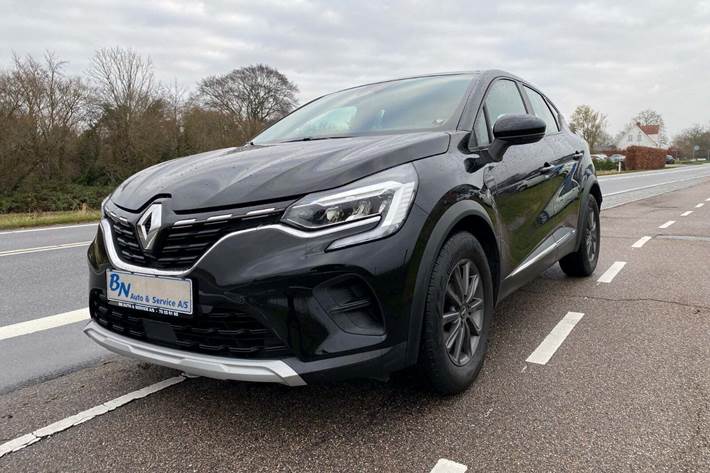 Sort Renault Captur fra 2021 set udefra