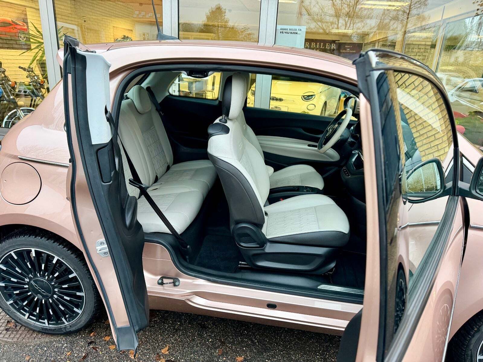 Fiat 500e 42 la Prima 3+1