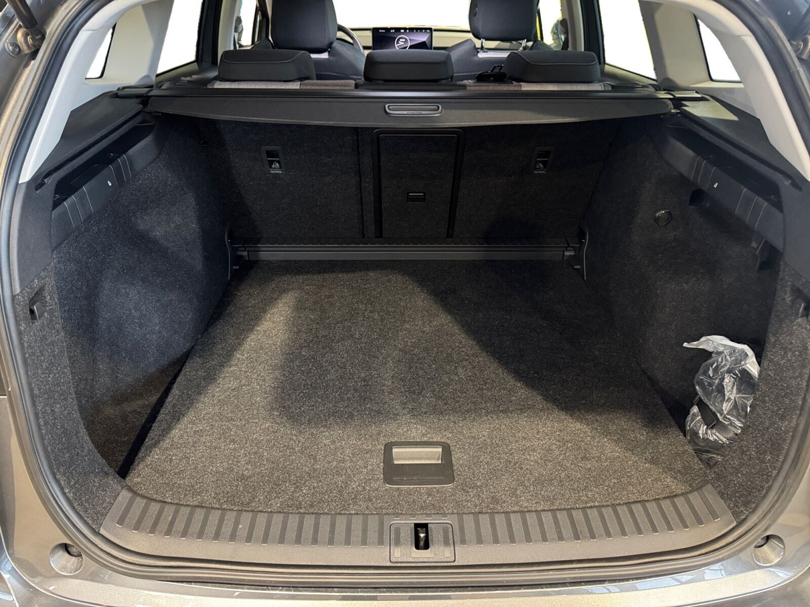 Grå Skoda Enyaq fra 2022