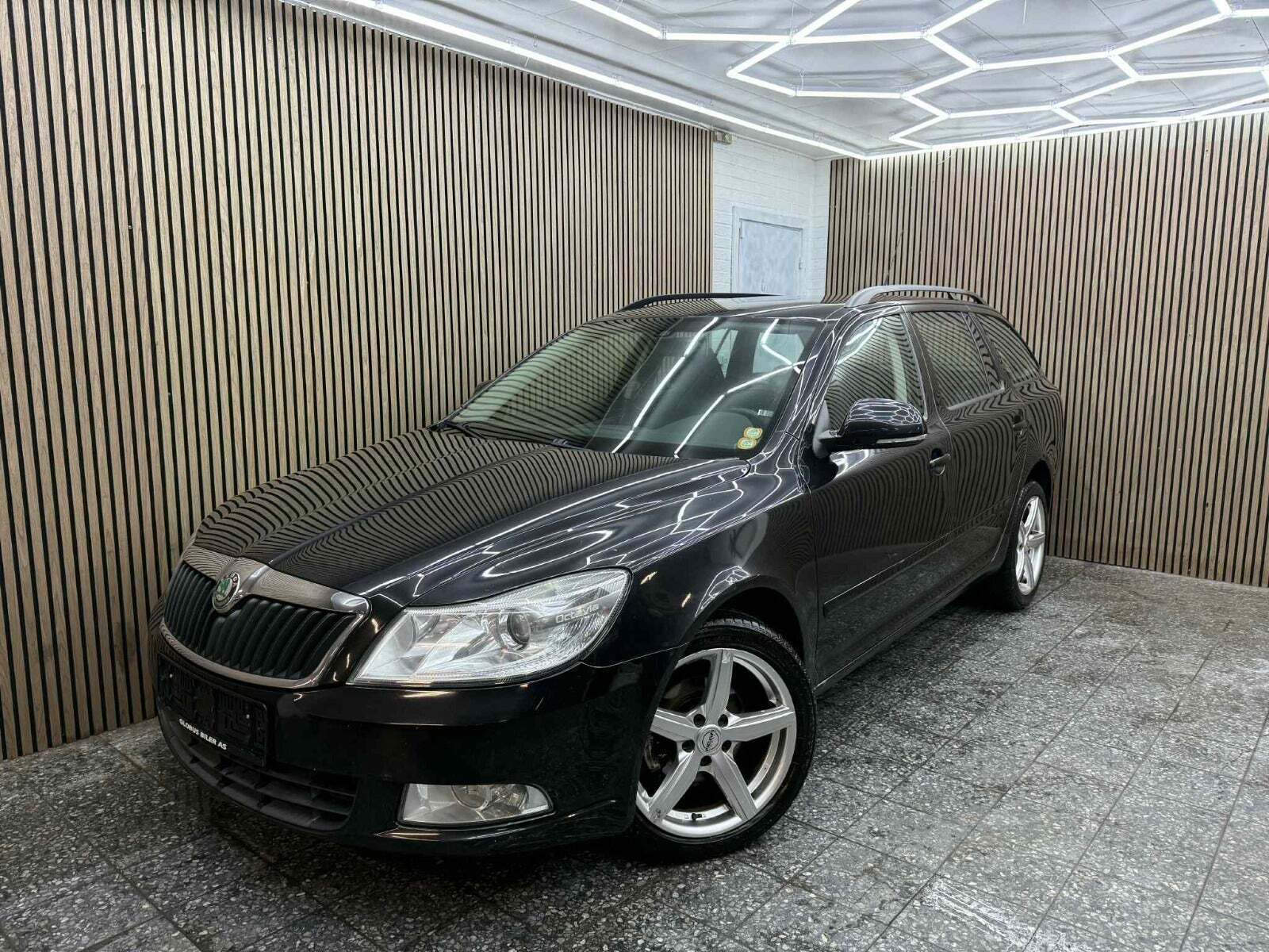 Skoda Octavia 1,6 TDi 105 Elegance Combi DSG