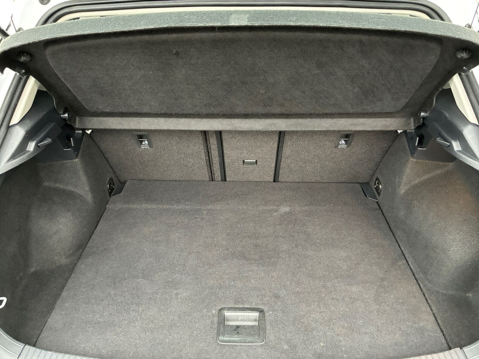 Hvid VW T-Roc fra 2019