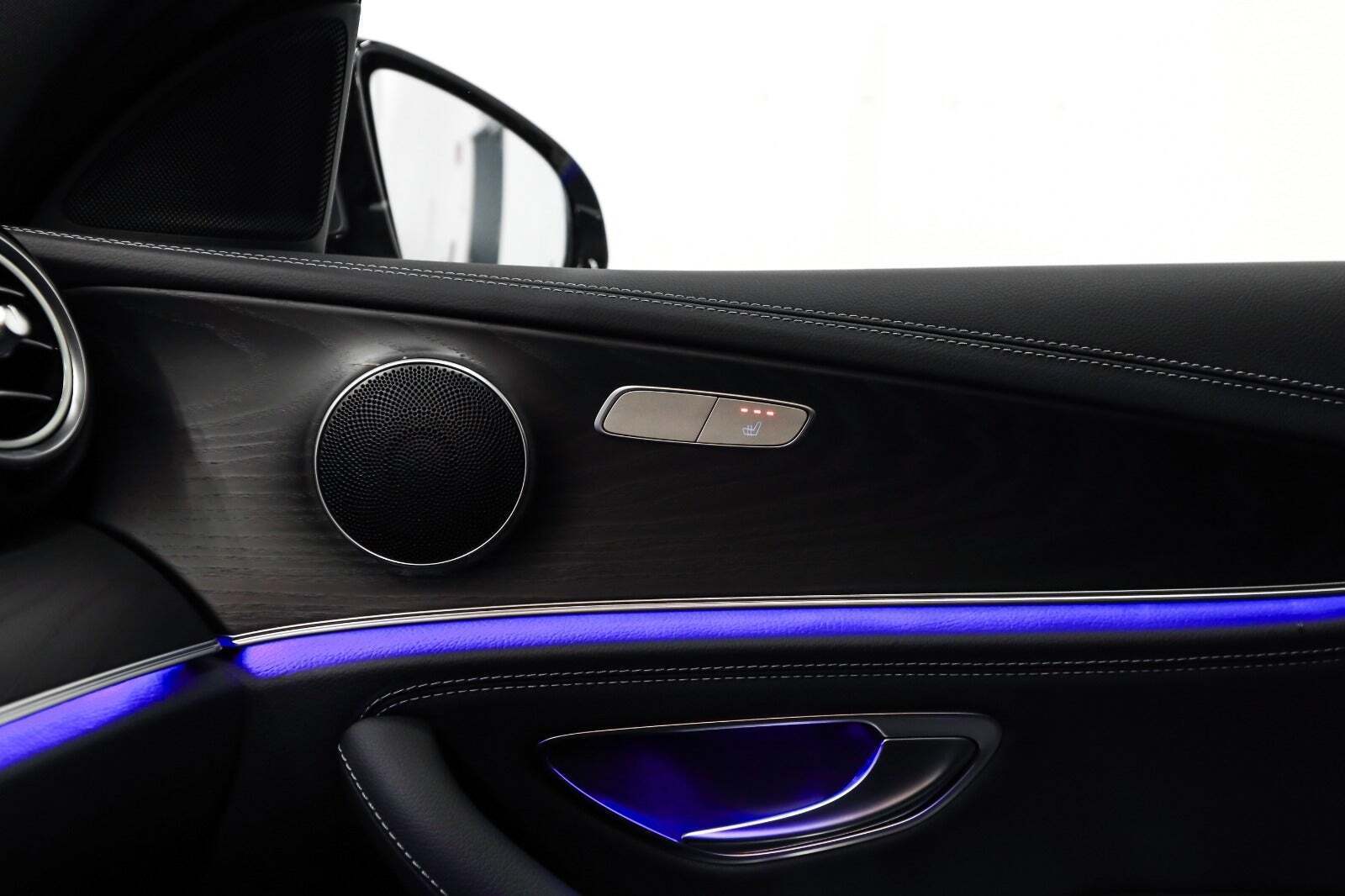 Grå Mercedes E300 de fra 2021