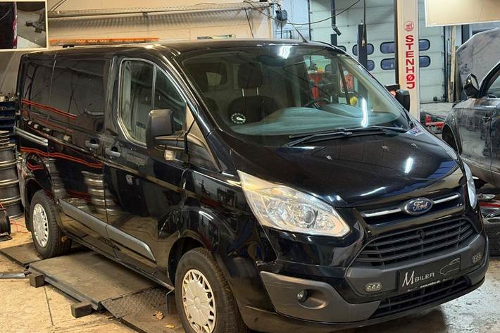 Sort Ford Transit Custom 270S fra 2015 set udefra