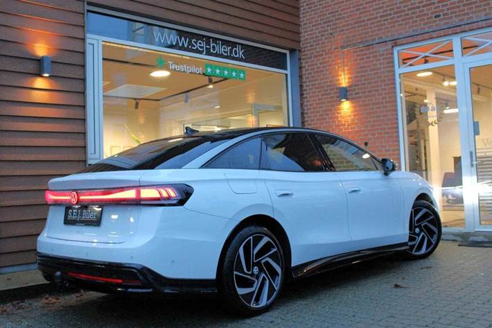 Hvid VW ID.7 fra 2025