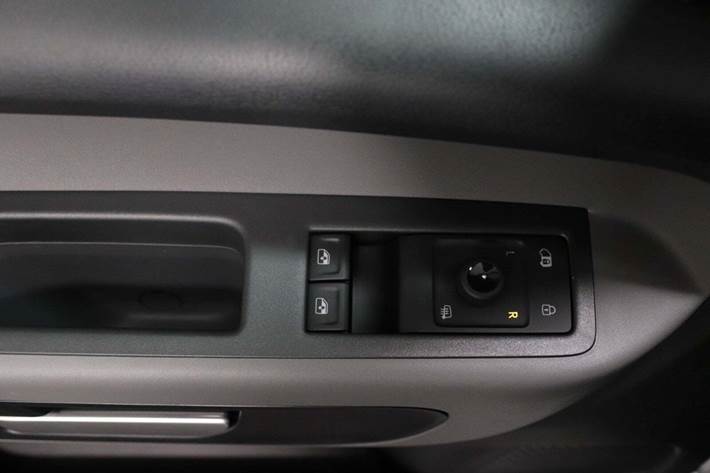 Hvid VW ID.Buzz fra 2025