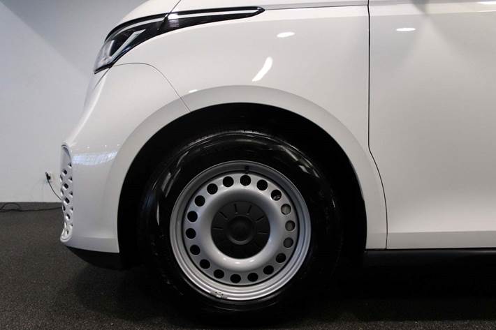 Hvid VW ID.Buzz fra 2025