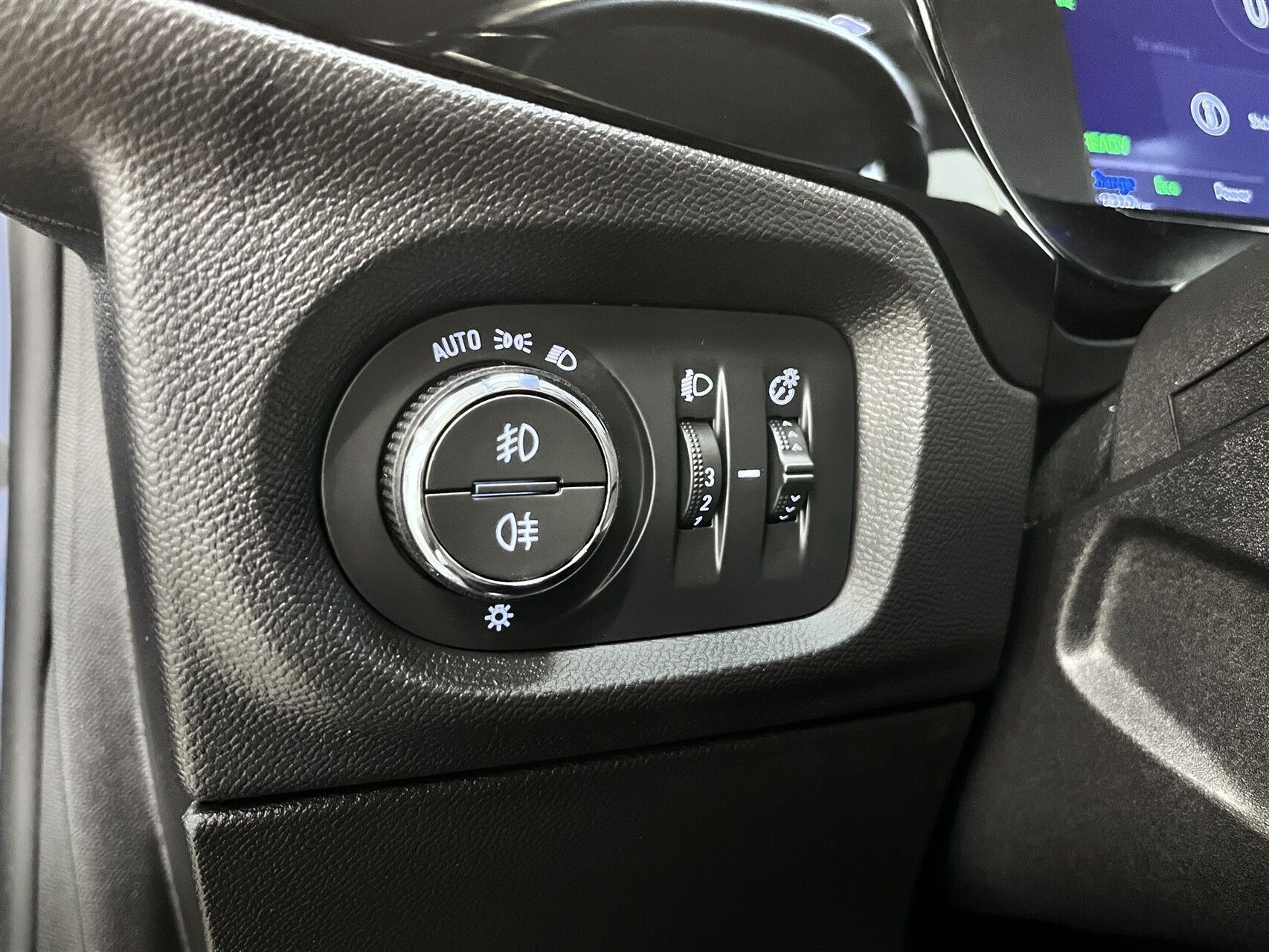 Blå Opel Corsa-e fra 2020