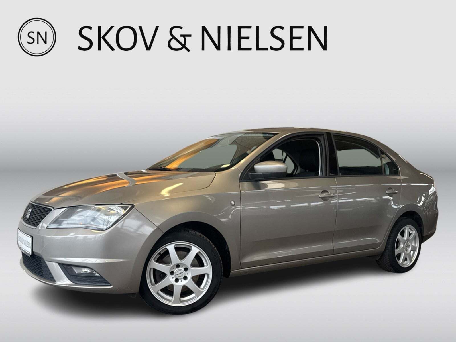 Beige Seat Toledo fra 2015 set udefra