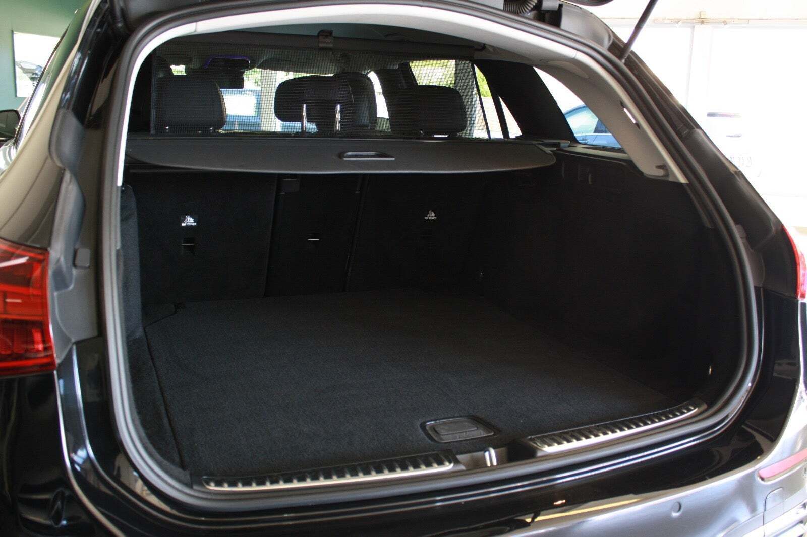 Sort Mercedes C220 d fra 2022